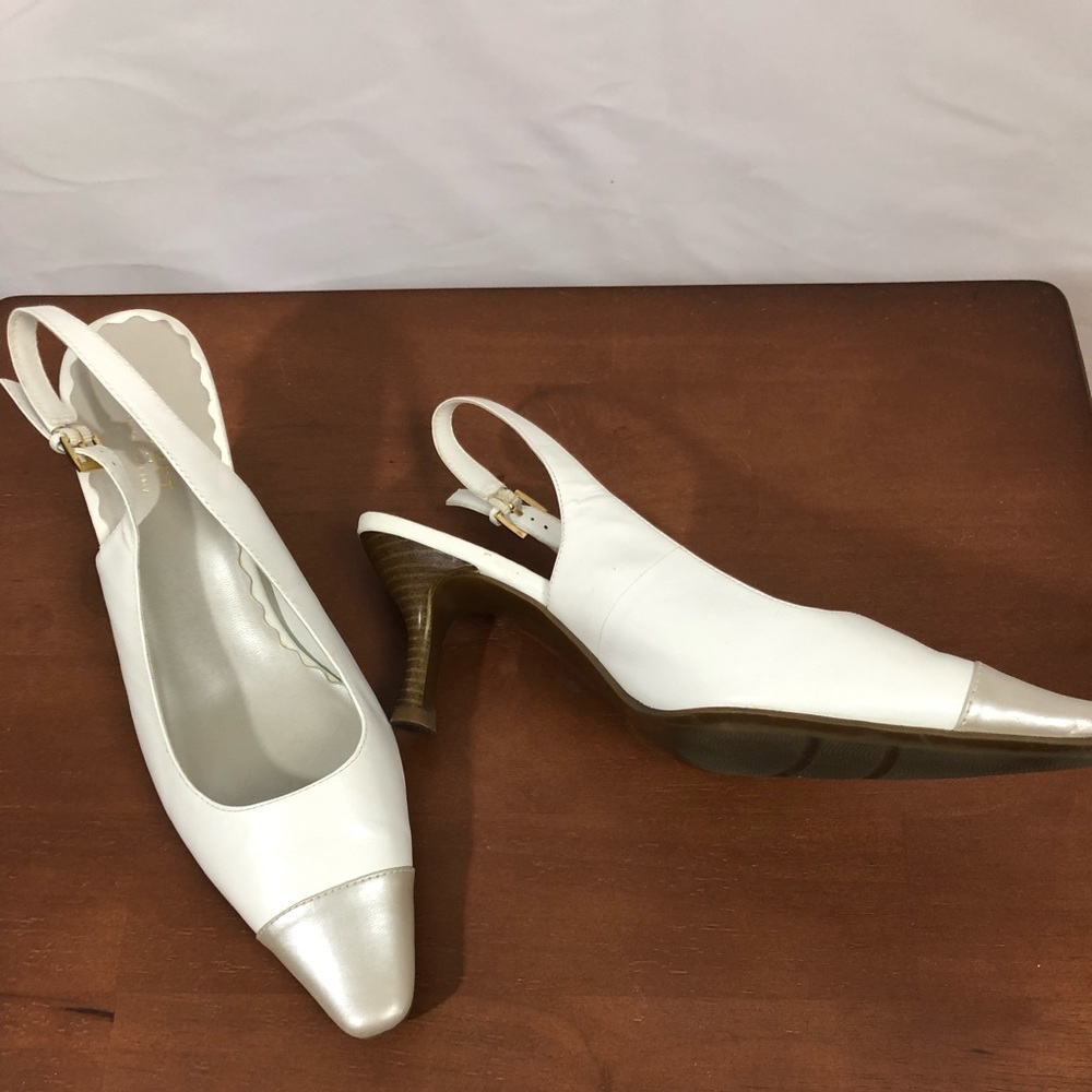 Villager Liz Claiborne White & Silver heels